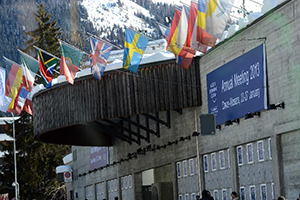 達(dá)沃斯場(chǎng)外國(guó)旗