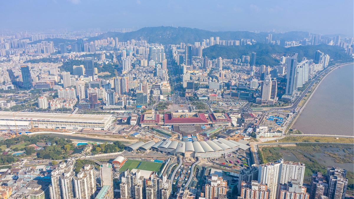 背靠祖國支持，發(fā)揮澳門所長——回歸20年澳門與內(nèi)地共享發(fā)展機(jī)遇