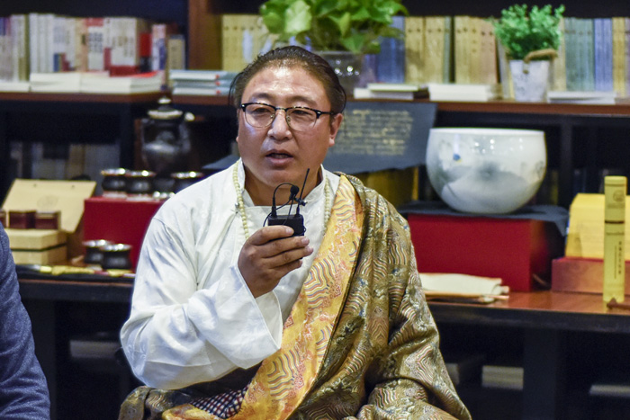 安久·白瑪群加：絕對不能為了錢做手藝的傳承人，傳承手藝是因為我們有傳承民族特色文化的責任，要時刻謹記這一份責任。
