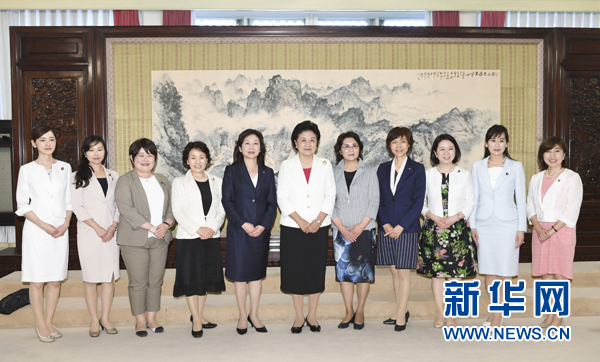 　　7月12日，國務院副總理劉延東在北京會見以日本自民黨前總務會長野田圣子為首的日本執政黨女國會議員代表團一行。 新華社記者 高潔 攝