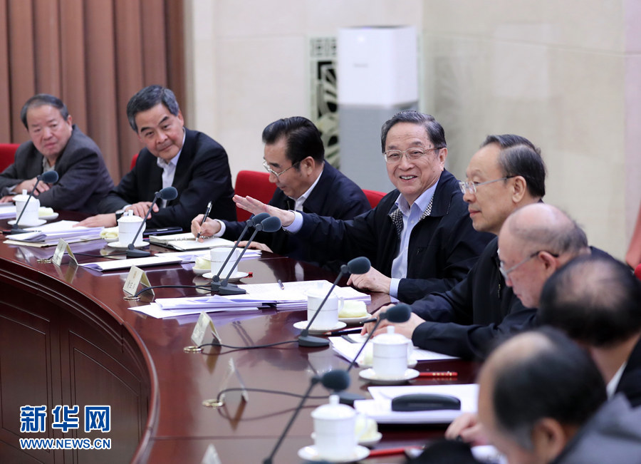 11月16日，全國政協在北京召開第75次雙周協商座談會，圍繞“推進糧食定價機制、補貼政策和收儲制度改革”建言獻策。全國政協主席俞正聲主持會議并講話。新華社記者 鞠鵬 攝