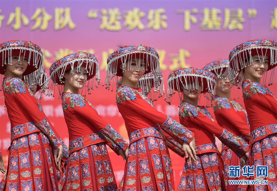 （新華全媒頭條·兩會精神看落實(shí)·圖文互動）（1）把握時代脈搏　聆聽時代聲音——落實(shí)全國兩會精神堅定文化自信述評