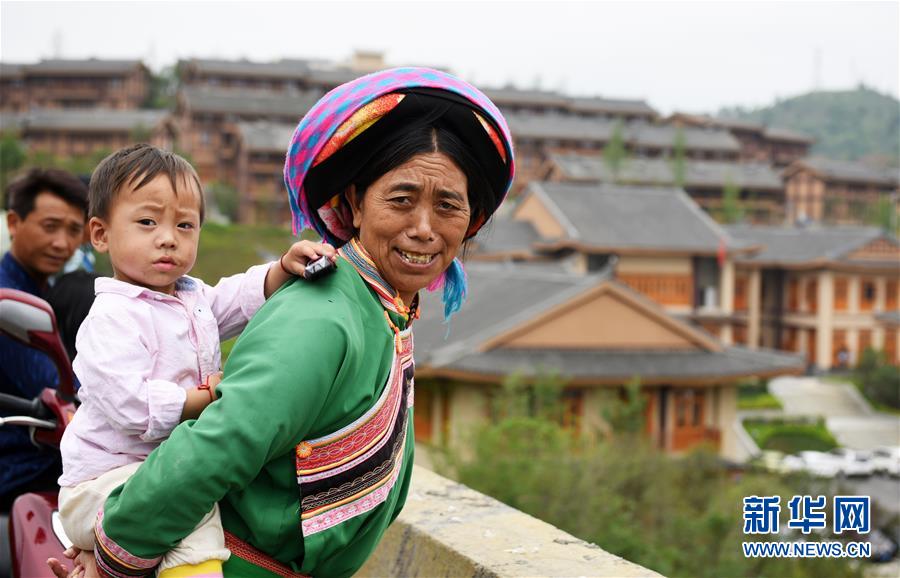 (壯麗70年·奮斗新時(shí)代·圖文互動(dòng))(12)奮進(jìn)的阿妹戚托——貴州三寶彝族鄉(xiāng)整鄉(xiāng)搬遷見聞