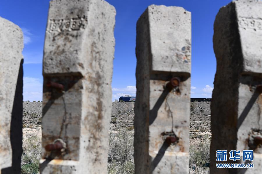 (新華全媒頭條·壯麗70年·奮斗新時(shí)代·圖文互動(dòng))(3)開(kāi)拓雪域高原的夢(mèng)想之路——來(lái)自青藏鐵路的蹲點(diǎn)報(bào)告