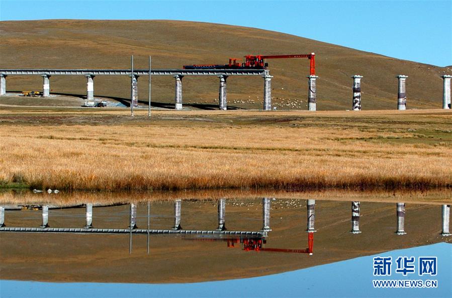 (新華全媒頭條·壯麗70年·奮斗新時(shí)代·圖文互動(dòng))(10)開(kāi)拓雪域高原的夢(mèng)想之路——來(lái)自青藏鐵路的蹲點(diǎn)報(bào)告