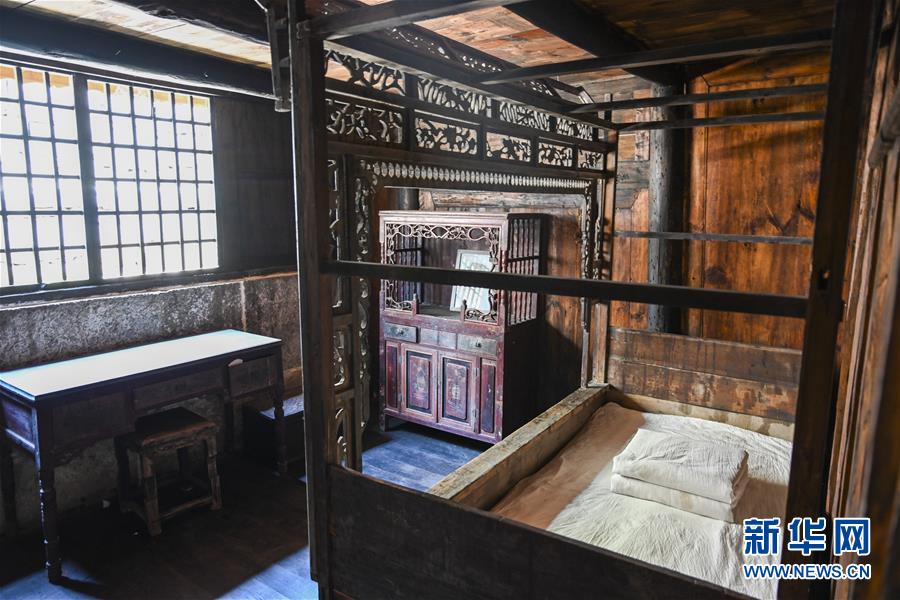 （壯麗70年·奮斗新時(shí)代——記者再走長征路·圖文互動）（5）手捧棉被憶紅軍：走了那么多年，我們都念他們的好