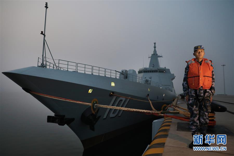 (新春走基層·圖文互動)(4)“我們的目標在視距之外,征途是星辰大海”——夜探國產首艘萬噸級驅逐艦南昌艦