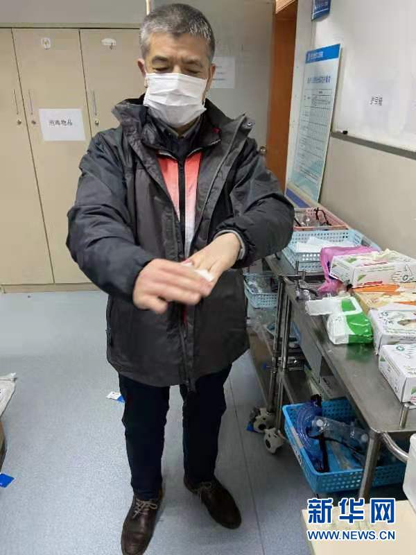 （新華全媒頭條·圖文互動）（3）戰紅區！——發生在武漢抗疫隔離病房內的故事
