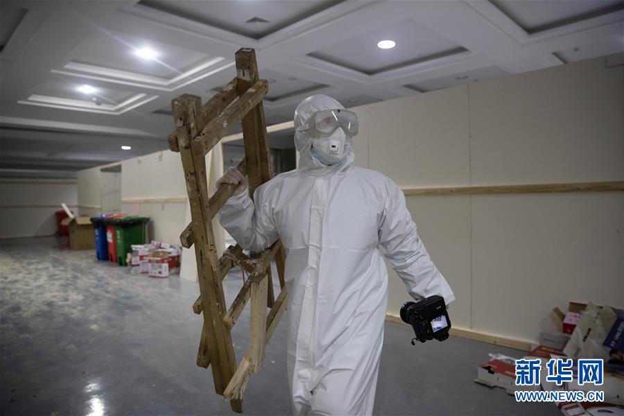 （一線抗疫群英譜·特稿·圖文互動）（5）不畏艱險，深入一線——“武漢保衛戰”一線新聞工作者素描