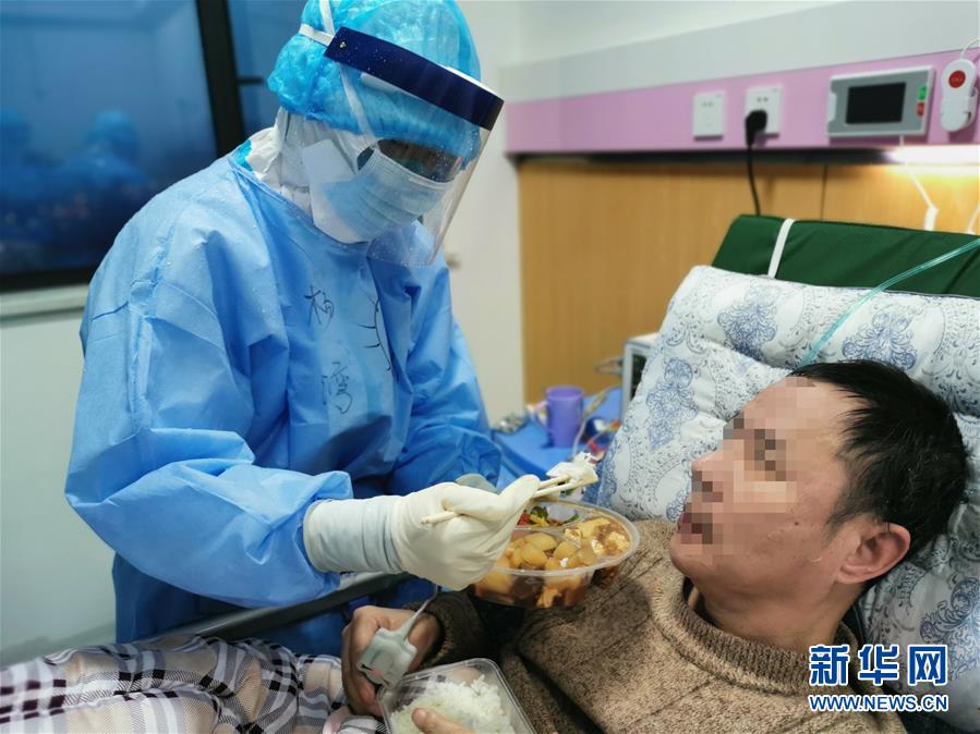 （一線抗疫群英譜·圖文互動）（3）“我們，撐得起！”——軍隊支援湖北醫(yī)療隊年輕醫(yī)務(wù)工作者的青春宣言