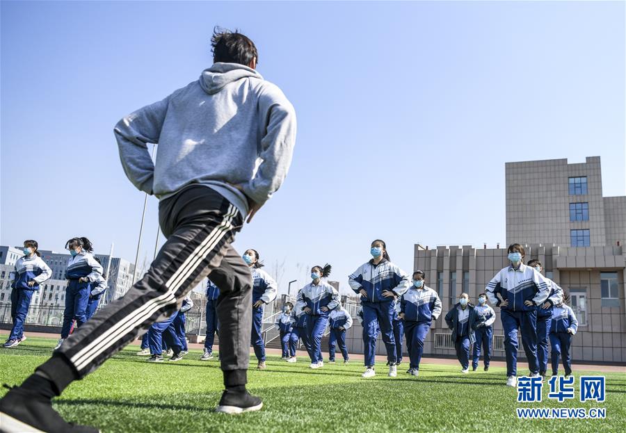 （圖文互動）（11）“早”安同學(xué)，“早”安老師！——新疆初高中畢業(yè)班復(fù)課一周回訪見聞