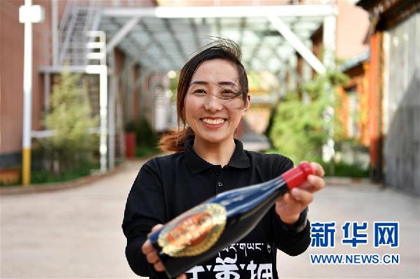 （決戰(zhàn)決勝脫貧攻堅(jiān)·圖文互動）（4）西藏昌都“甜蜜”產(chǎn)業(yè)助脫貧