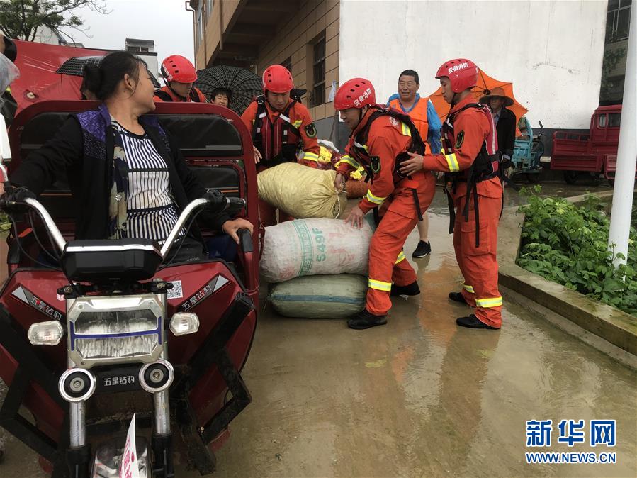 （防汛抗洪·圖文互動）（1）王家壩，你還好嗎？——二探“千里淮河第一閘”開閘后的水中莊臺