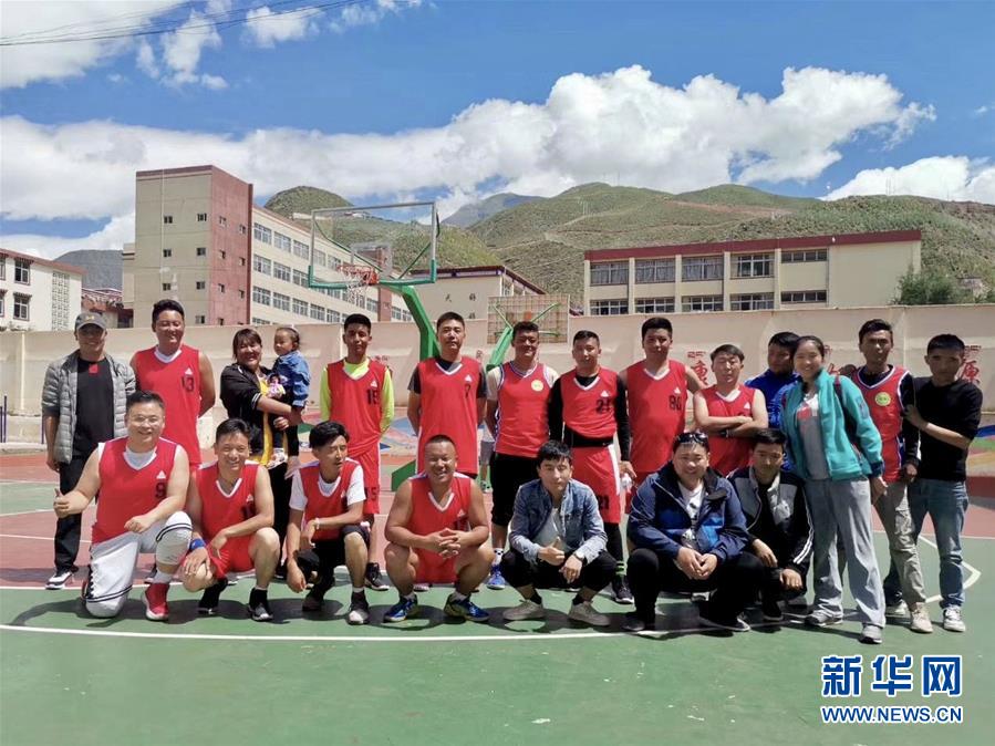 （在習近平新時代中國特色社會主義思想指引下——新時代新作為新篇章·習近平總書記關切事·圖文互動）（2）青春做伴，西部放歌——走近扎根西部建設邊疆的大學生們