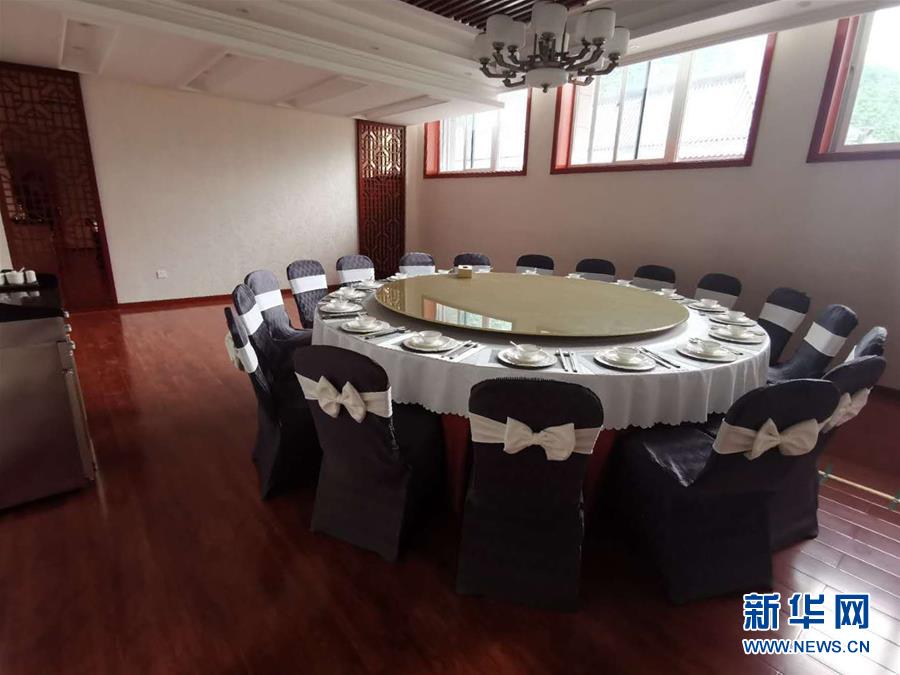 （新華視點·圖文互動）（7）學校建漂亮點本無錯，為何這所“豪華中學”讓人困惑？