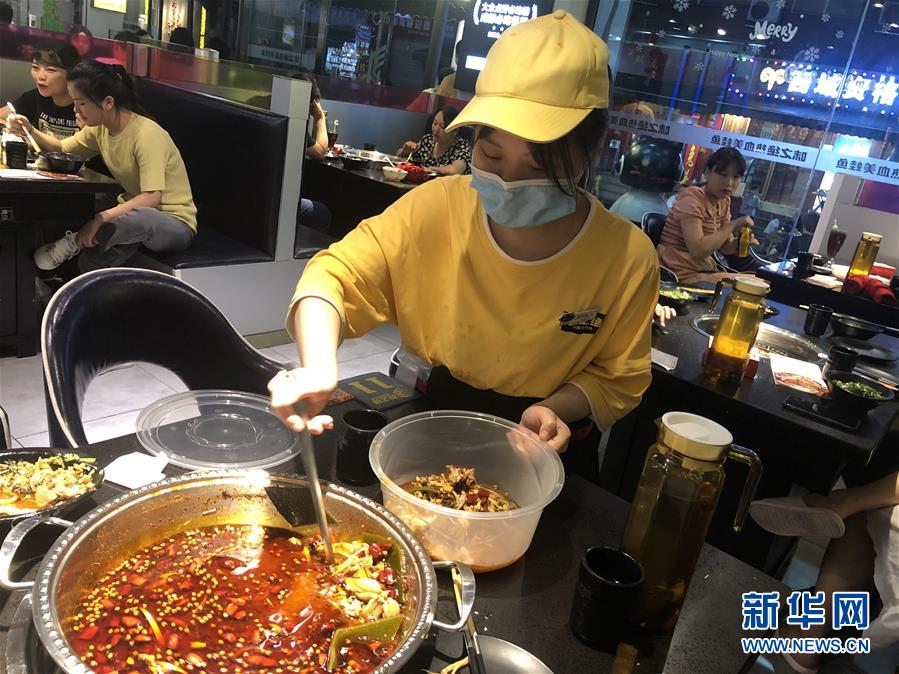 （在習近平新時代中國特色社會主義思想指引下——新時代新作為新篇章·習近平總書記關切事·圖文互動）（1）珍惜盤中餐，狠剎浪費風——各地積極行動堅決制止餐飲浪費