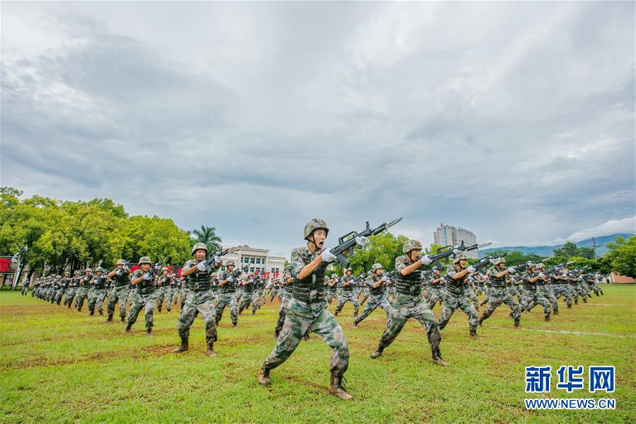 （在習(xí)近平強(qiáng)軍思想指引下·我們在戰(zhàn)位報(bào)告·圖文互動）（2）千里移防，鐵心跟黨走——南部戰(zhàn)區(qū)陸軍第75集團(tuán)軍某紅軍旅政治建軍、練兵備戰(zhàn)記事