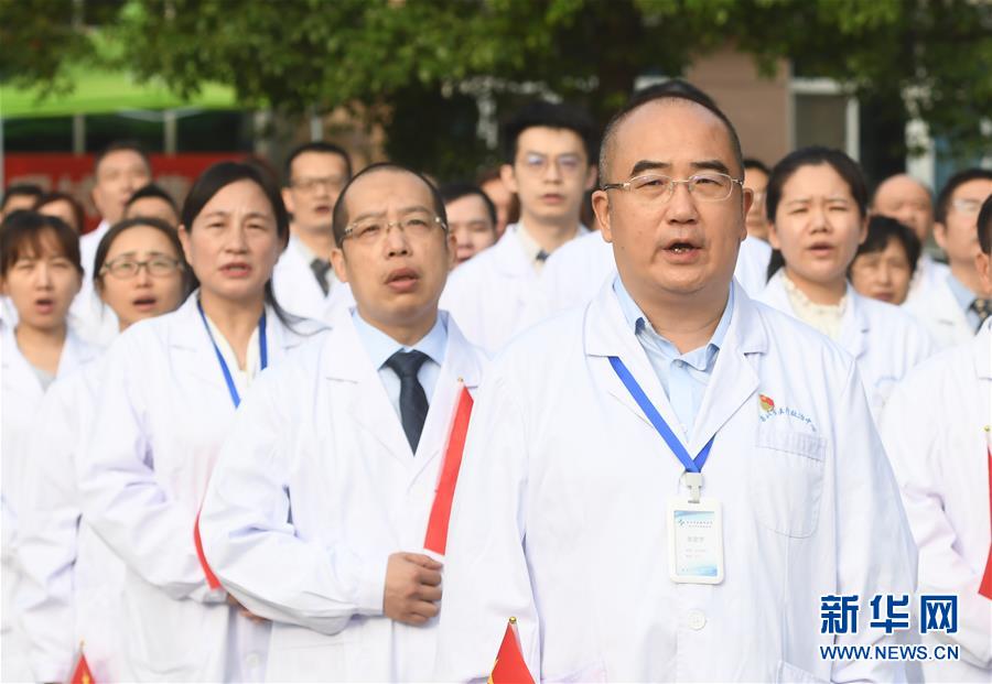 （抗疫先進事跡·圖文互動）（2）張定宇：疫情“暴風眼”里，“漸凍”之軀與時間賽跑