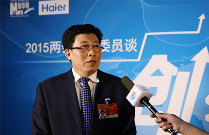 “面對(duì)這種新型的、農(nóng)業(yè)轉(zhuǎn)型的項(xiàng)目，政府各級(jí)部門也都在研究怎么落實(shí)，還有很多細(xì)節(jié)上的問題。”