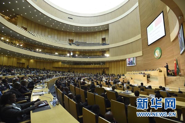  5月5日，中國(guó)國(guó)務(wù)院總理李克強(qiáng)在位于亞的斯亞貝巴的非洲聯(lián)盟總部發(fā)表題為《開(kāi)創(chuàng)中非合作更加美好的未來(lái)》的演講。 新華社記者 李學(xué)仁 攝 
