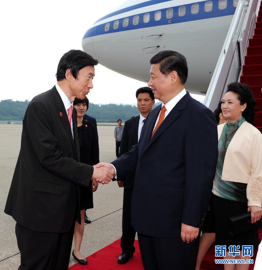 （時(shí)政）（2）習(xí)近平抵達(dá)首爾開(kāi)始對(duì)韓國(guó)進(jìn)行國(guó)事訪(fǎng)問(wèn) 