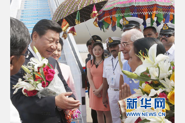 9月17日，國家主席習(xí)近平抵達古吉拉特邦艾哈邁達巴德市，開始對印度進行國事訪問。 新華社記者 鞠鵬 攝