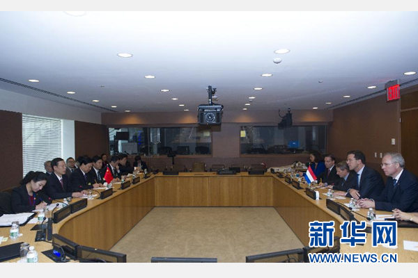 9月23日，出席聯合國氣候峰會的國家主席習近平特使、國務院副總理張高麗在紐約聯合國總部會見荷蘭首相呂特。 新華社記者 王曄 攝 