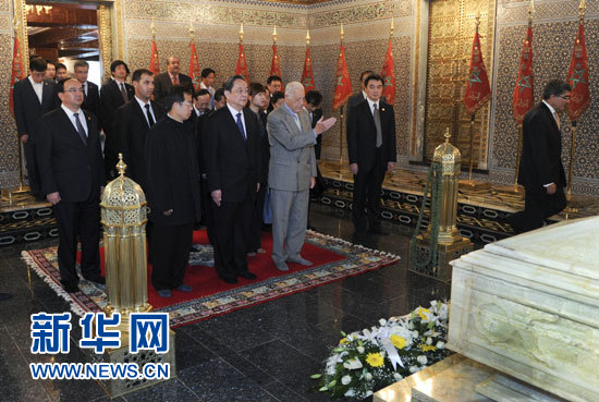 11月4日，中國全國政協主席俞正聲在拉巴特拜謁穆罕默德五世墓。新華社記者 張鐸 攝