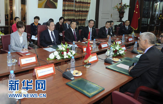 11月3日，中國全國政協主席俞正聲在拉巴特會見摩洛哥眾議長阿拉米。 新華社記者 張鐸 攝
