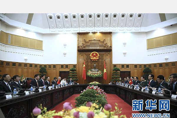 11月5日，中共中央總書記、國家主席習(xí)近平在河內(nèi)同越南總理阮晉勇舉行會談。 新華社記者 蘭紅光 攝