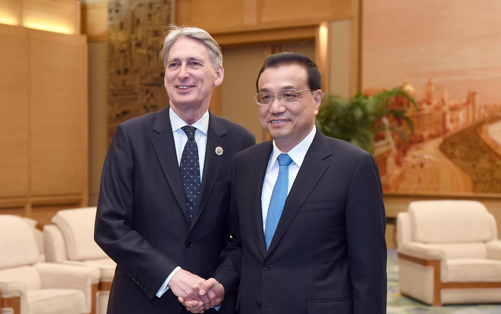李克強會見英國首相特使、財政大臣哈蒙德